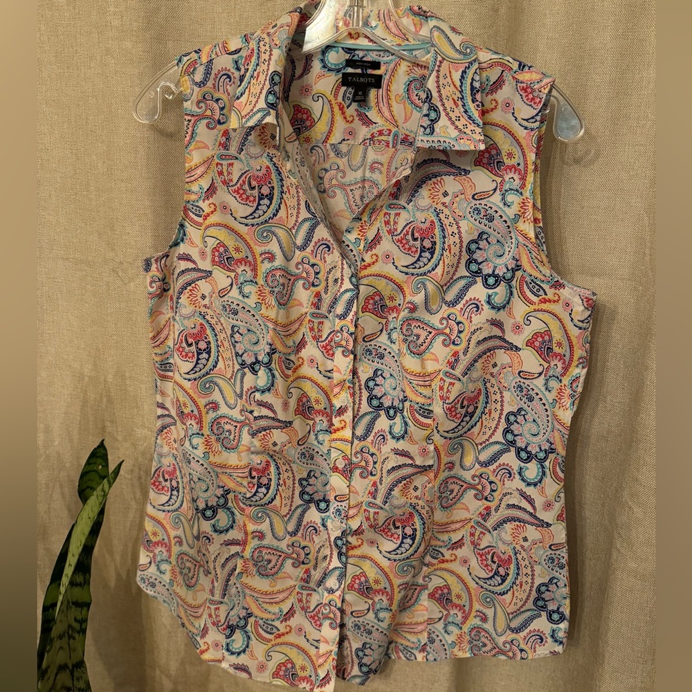 Size 10 Talbots Non Iron sleeveless top